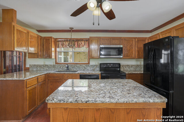 Image 9 of 53 For 2205 Field Rd.