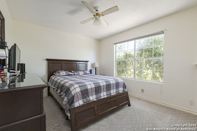Image 18 of 40 For 922 Hedgestone Dr