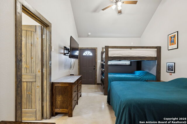 Listing photo id 13 for 49 Mountain Valley Drive
