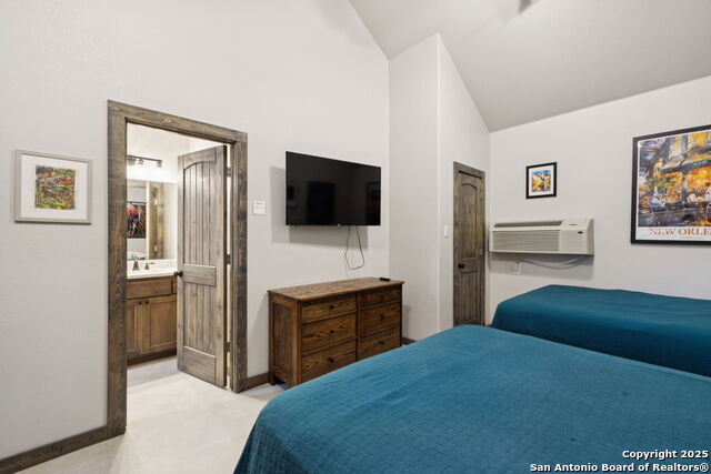 Listing photo id 15 for 49 Mountain Valley Drive