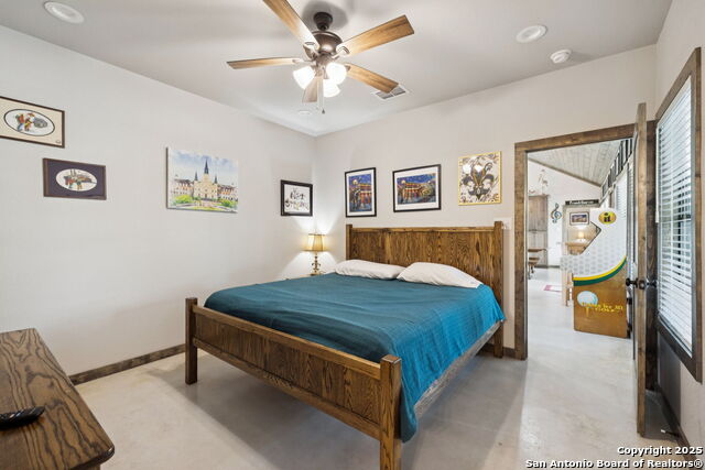Listing photo id 16 for 49 Mountain Valley Drive