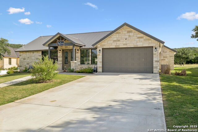 Listing photo id 1 for 49 Mountain Valley Drive