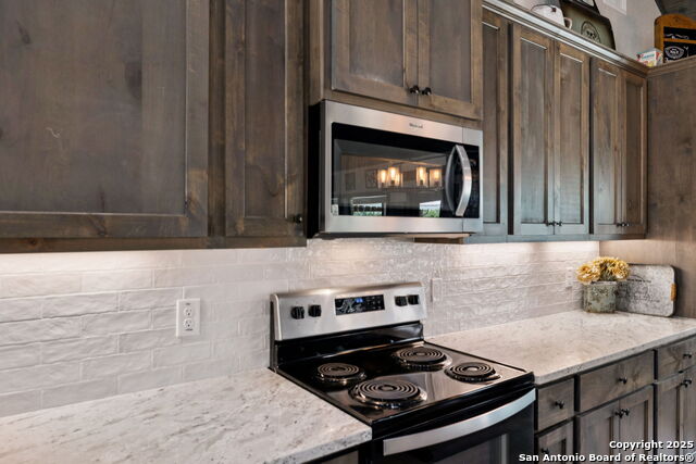 Listing photo id 12 for 1723 Mountain Valley Drive