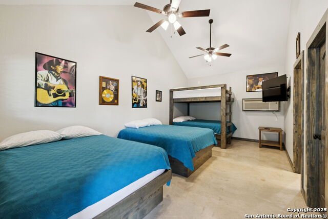 Listing photo id 14 for 1723 Mountain Valley Drive