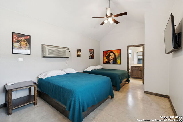 Listing photo id 15 for 1723 Mountain Valley Drive
