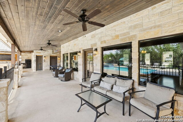 Listing photo id 17 for 1723 Mountain Valley Drive