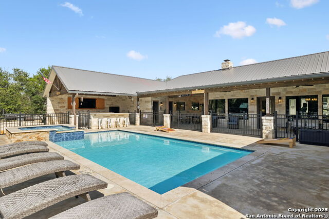 Listing photo id 24 for 1723 Mountain Valley Drive
