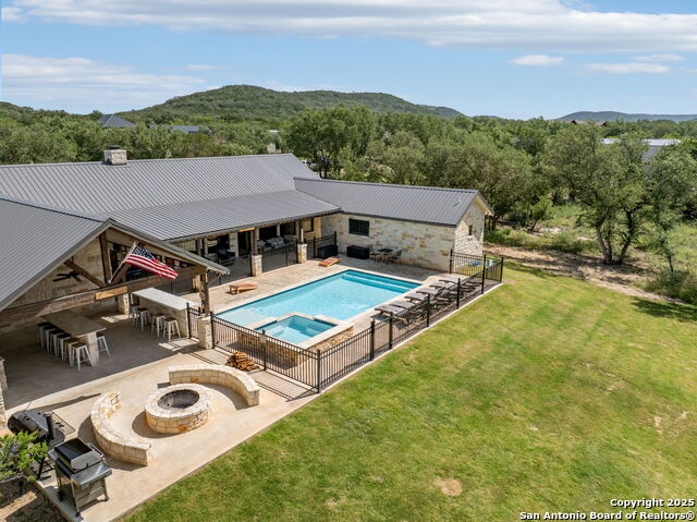 Listing photo id 27 for 1723 Mountain Valley Drive