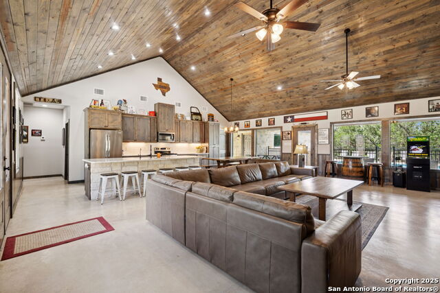 Listing photo id 2 for 1723 Mountain Valley Drive