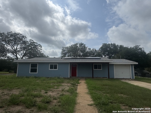 Listing photo id 7 for 601 Mockingbird