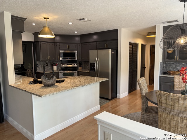 Image 11 of 42 For 13742 Oak Pebble