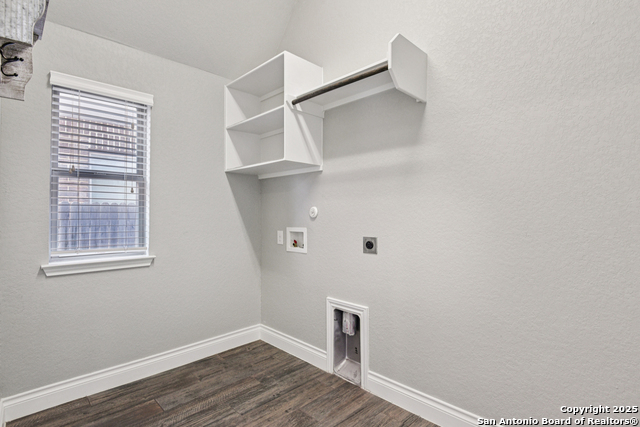 Image 36 of 79 For 14231 Shetland Way