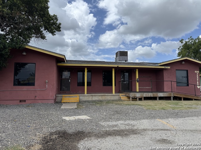 Details for 3827 Military Sw, San Antonio, TX 78211