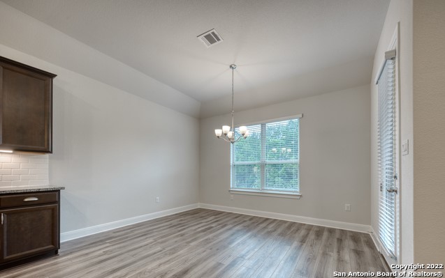 Listing photo id 8 for 245 Sigel Ave