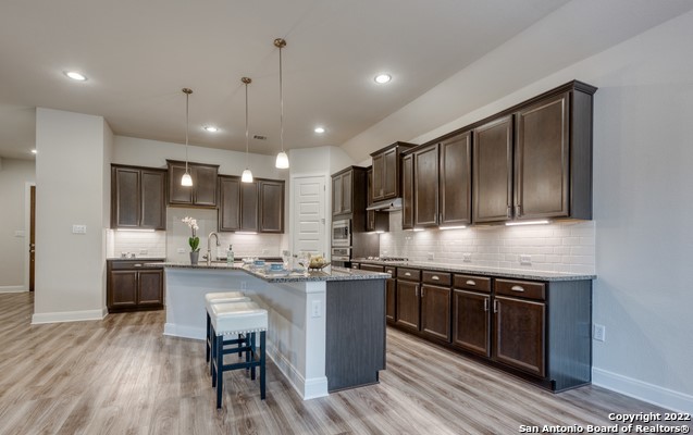 Listing photo id 10 for 245 Sigel Ave