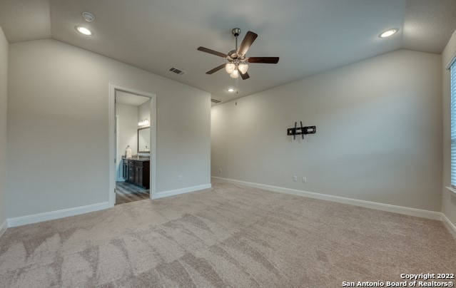 Listing photo id 12 for 245 Sigel Ave