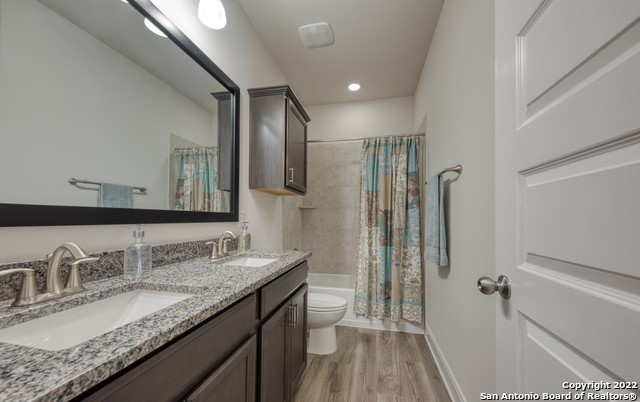 Listing photo id 25 for 245 Sigel Ave