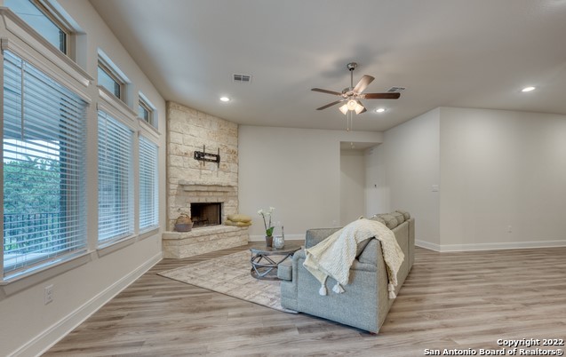 Listing photo id 6 for 245 Sigel Ave
