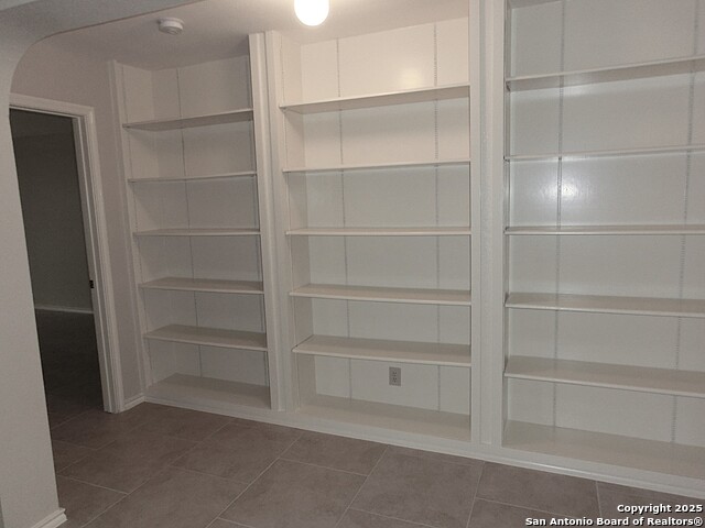 Image 8 of 24 For 13154 Regency Bnd