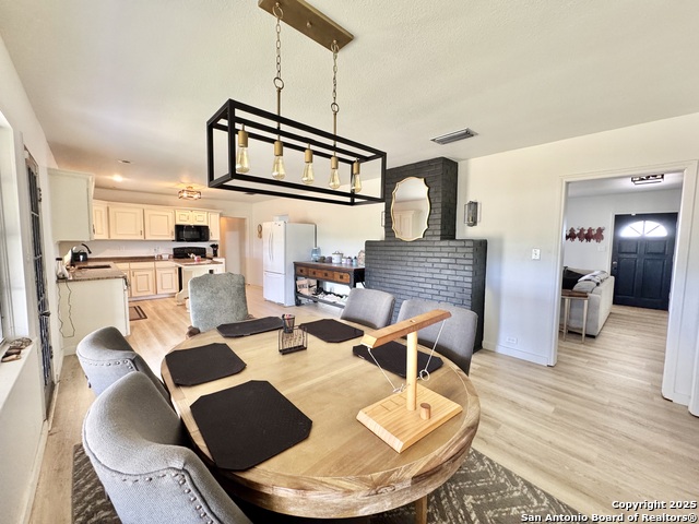 Listing photo id 8 for 82 Bowman Ln