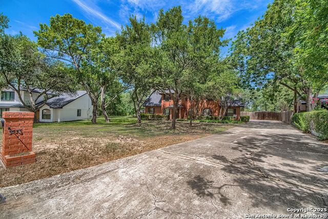 Image 4 of 41 For 3035 Laura Lee Way