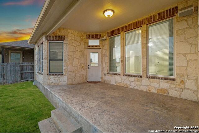 Listing photo id 21 for 14018 Pikesdale
