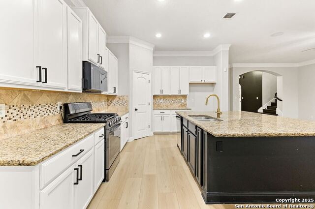 Listing photo id 1 for 14018 Pikesdale