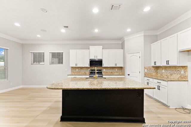 Listing photo id 2 for 14018 Pikesdale