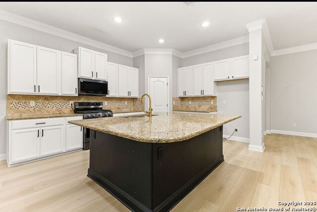 Listing photo id 4 for 14018 Pikesdale