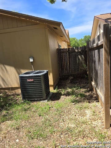 Image 22 of 28 For 7146 Spring Grove