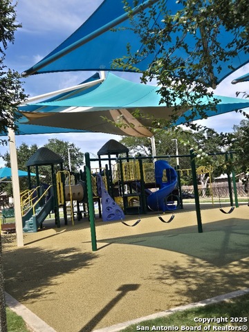 Image 23 of 28 For 7146 Spring Grove