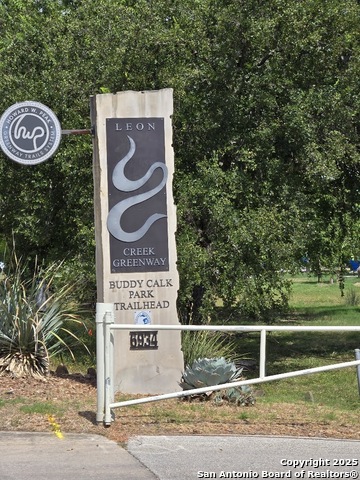 Image 26 of 28 For 7146 Spring Grove