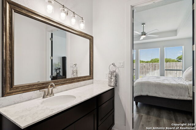 Listing photo id 16 for 405 Corwin Springs