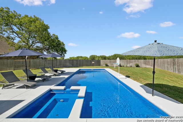 Listing photo id 0 for 405 Corwin Springs