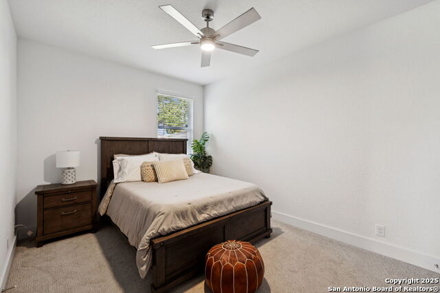 Listing photo id 21 for 405 Corwin Springs