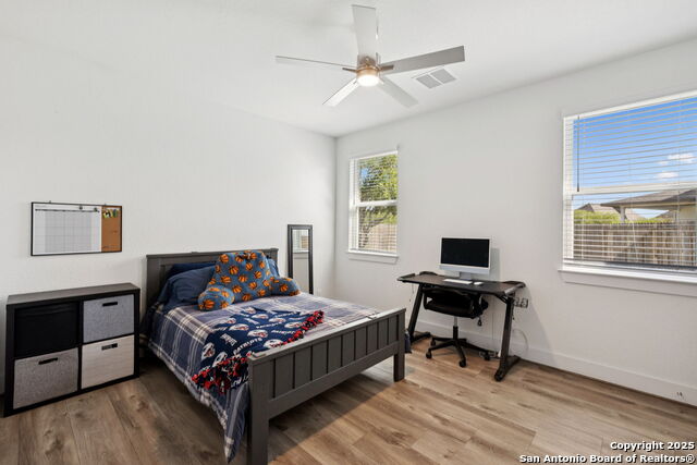 Listing photo id 25 for 405 Corwin Springs