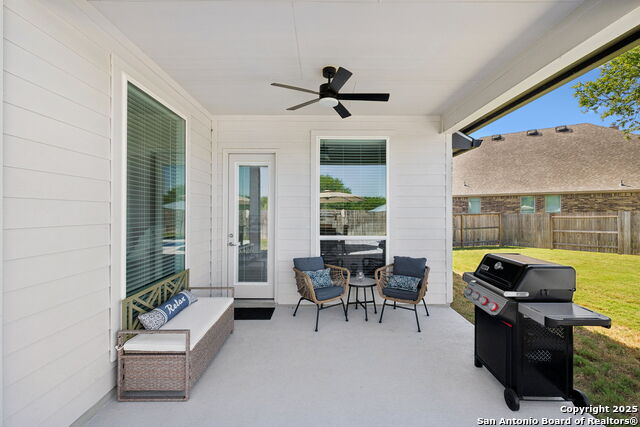 Listing photo id 27 for 405 Corwin Springs