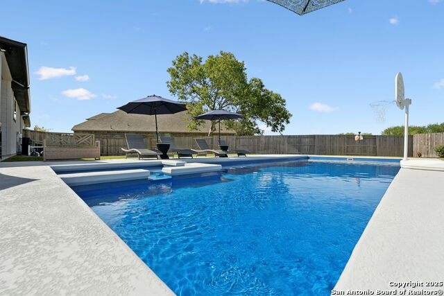 Listing photo id 30 for 405 Corwin Springs