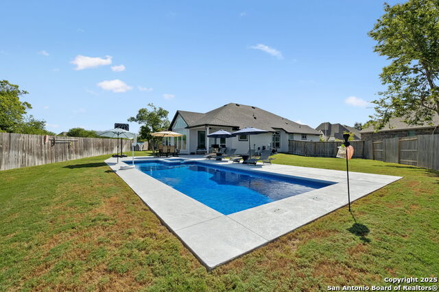 Listing photo id 32 for 405 Corwin Springs