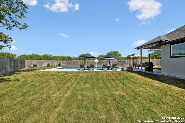 Listing photo id 33 for 405 Corwin Springs