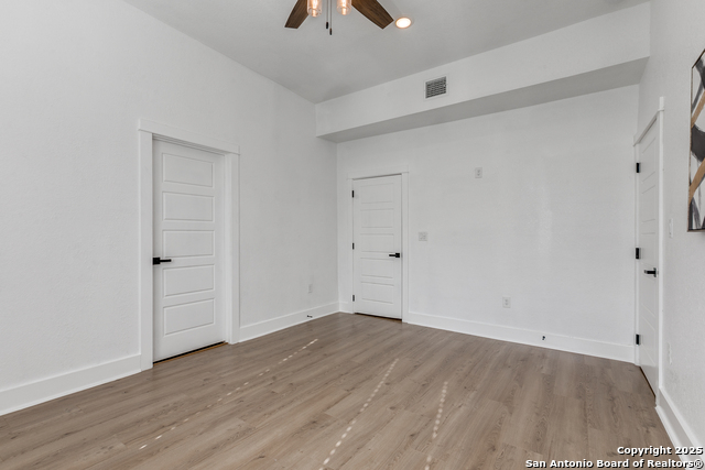Image 18 of 29 For 505 Rigsby  