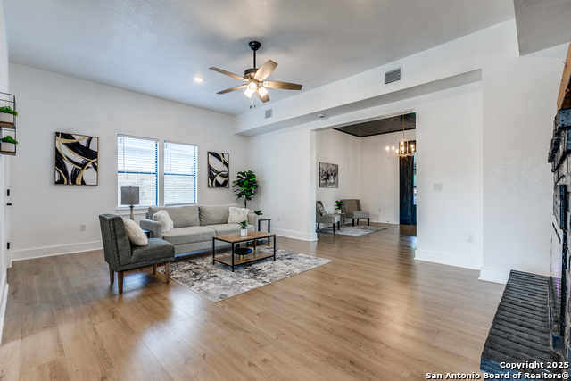 Image 7 of 29 For 505 Rigsby  