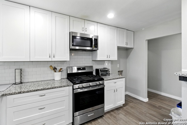 Image 12 of 21 For 2935 Woodcliffe