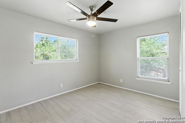 Image 13 of 21 For 2935 Woodcliffe