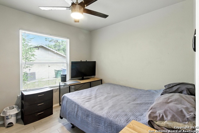 Image 16 of 21 For 2935 Woodcliffe