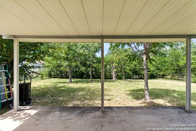 Image 20 of 21 For 2935 Woodcliffe