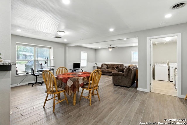 Image 6 of 21 For 2935 Woodcliffe