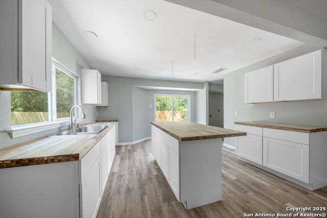 Listing photo id 8 for 6119 Valley Bay