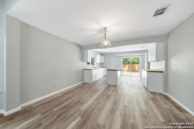 Listing photo id 15 for 6119 Valley Bay