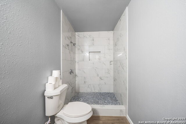 Listing photo id 19 for 6119 Valley Bay